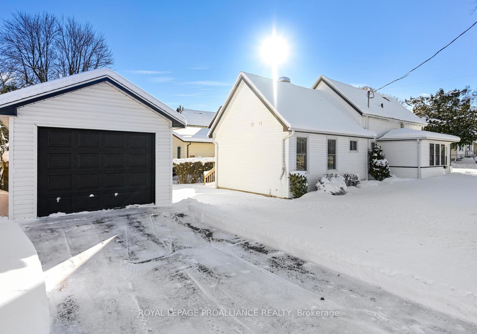 189-e-james-street-e-brockville-ontario-x12455734