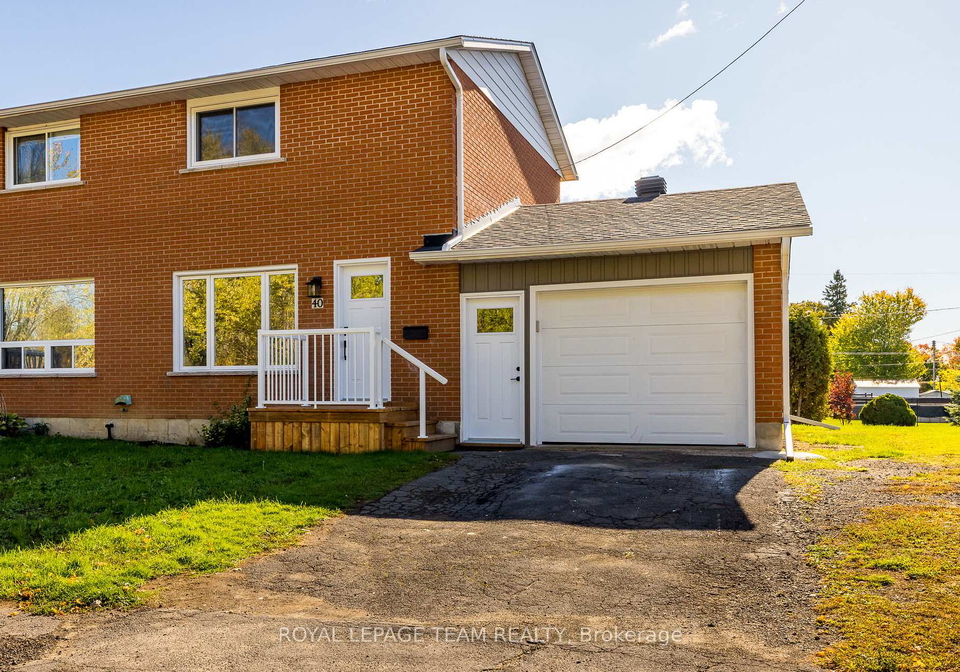 40-beach-avenue-south-dundas-ontario-x12455928