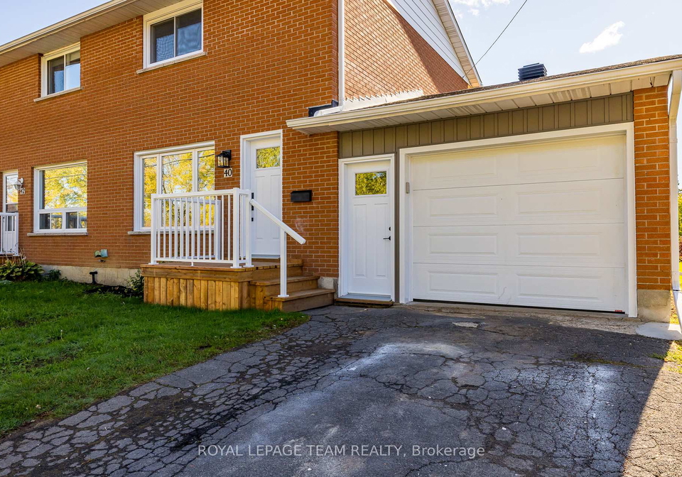 40-beach-avenue-south-dundas-ontario-x12455928