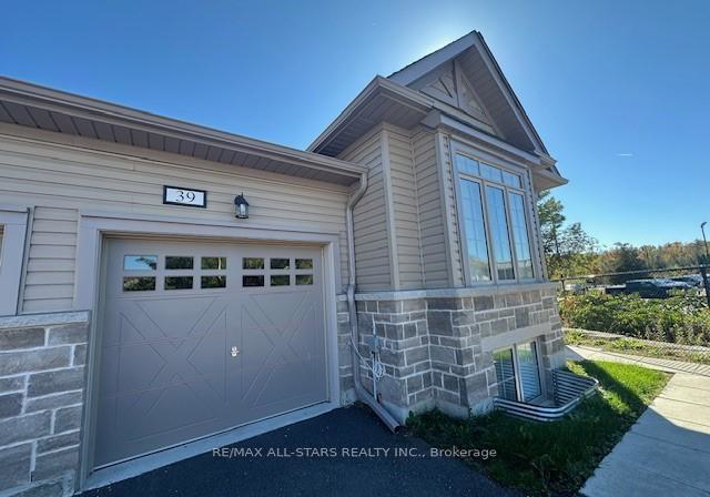 17-lakewood-crescent-kawartha-lakes-ontario-x12456789