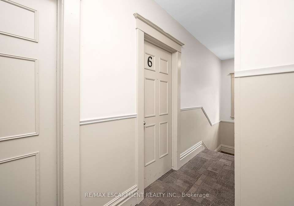 142-caroline-street-s-hamilton-ontario-x12456907
