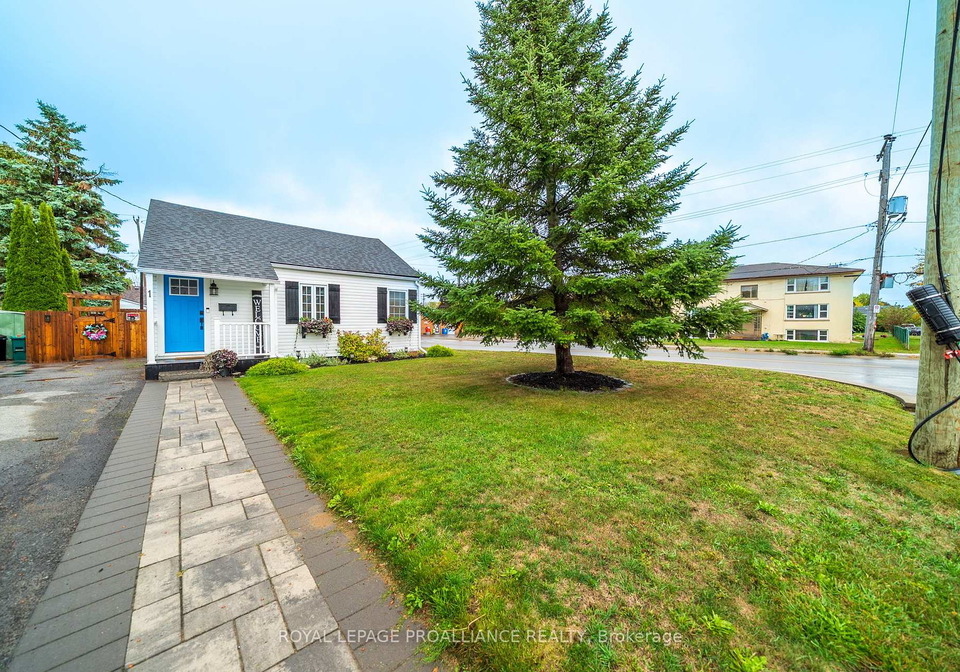 1-kerr-crescent-quinte-west-ontario-x12457055