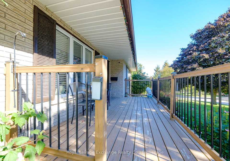8-remington-drive-north-huron-ontario-x12457084