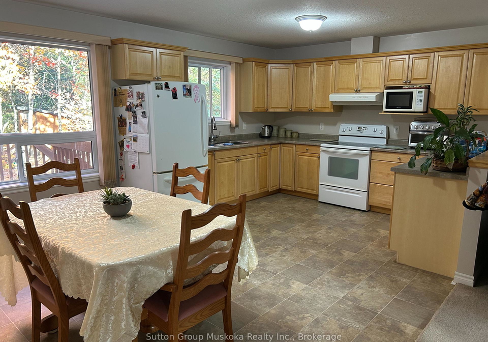 2448-ravenscliffe-road-huntsville-ontario-x12457942