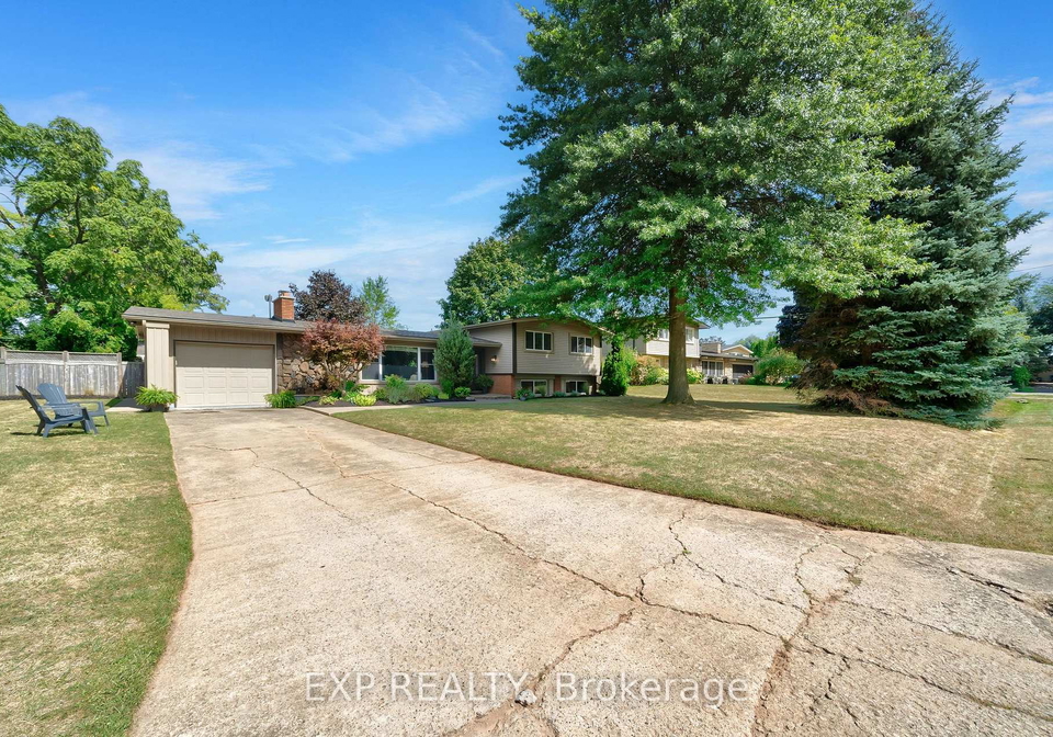 7-redwood-drive-grimsby-ontario-x12458597