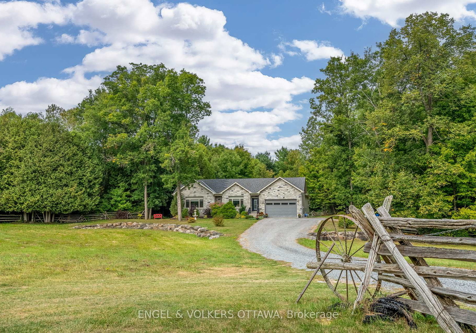 1313-old-perth-road-mississippi-mills-ontario-x12458943