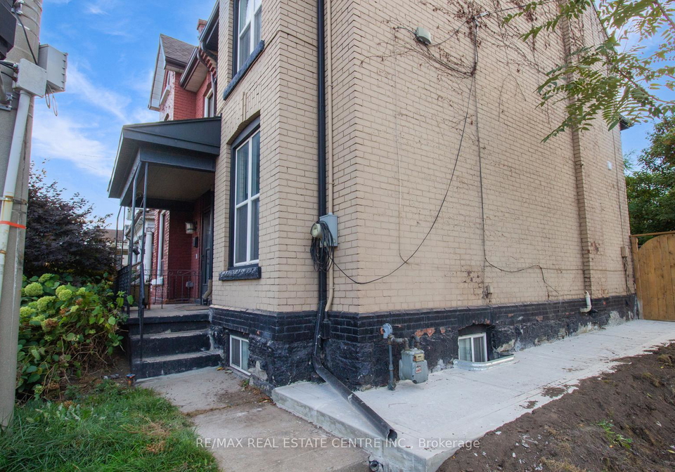 49-wentworth-upper-street-hamilton-ontario-x12459408