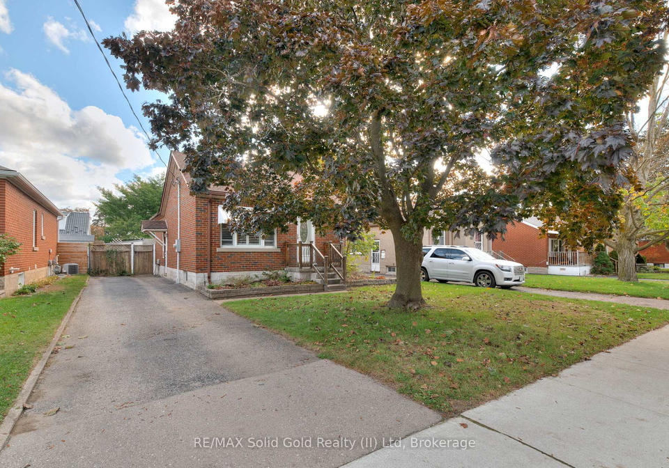 42-boehmer-street-kitchener-ontario-x12459598