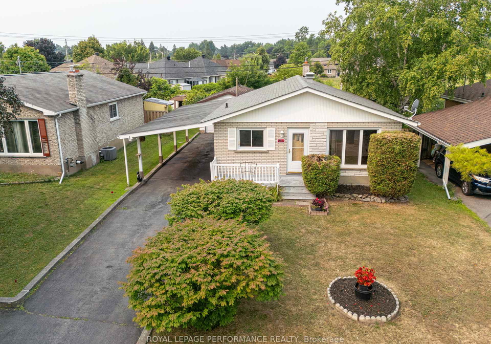 635-hamilton-crescent-e-cornwall-ontario-x12459846
