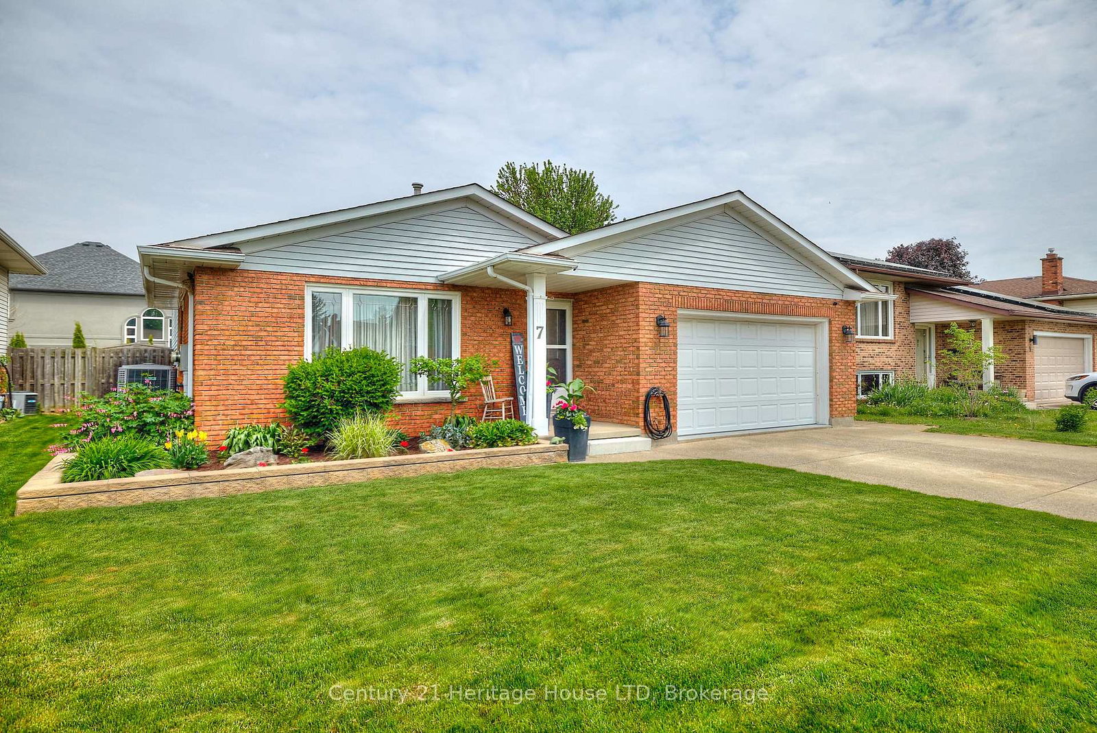 7-huntington-lane-st-catharines-ontario-x12459868