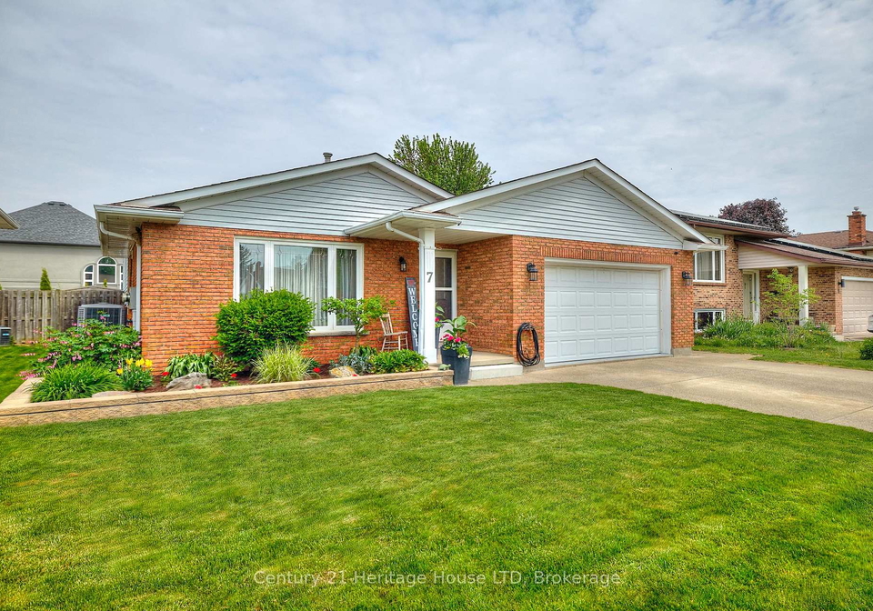 7-huntington-lane-st-catharines-ontario-x12459868