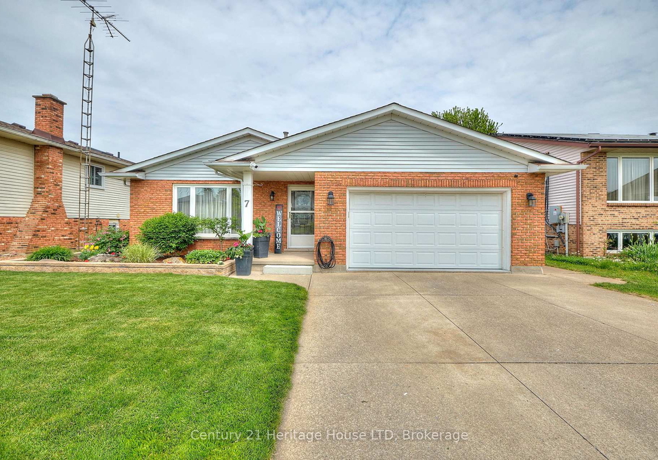 7-huntington-lane-st-catharines-ontario-x12459868