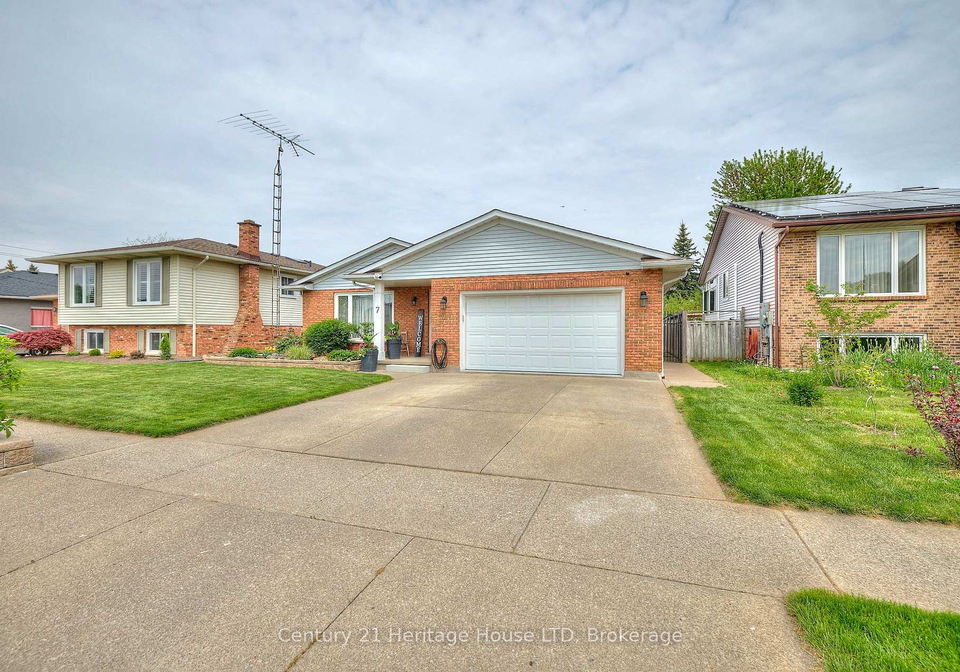 7-huntington-lane-st-catharines-ontario-x12459868
