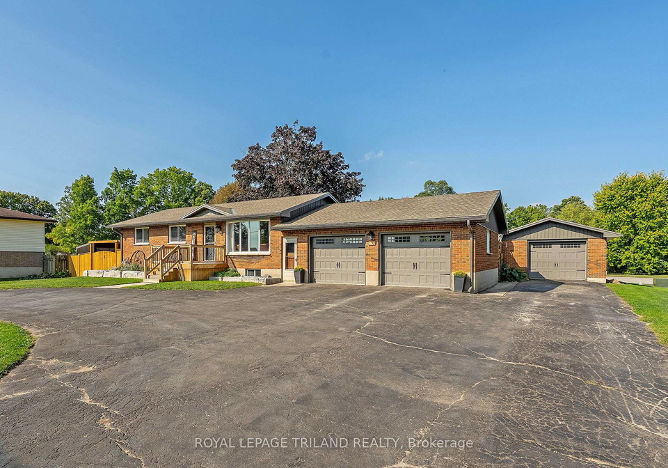 177-queen-street-north-middlesex-ontario-x12460195