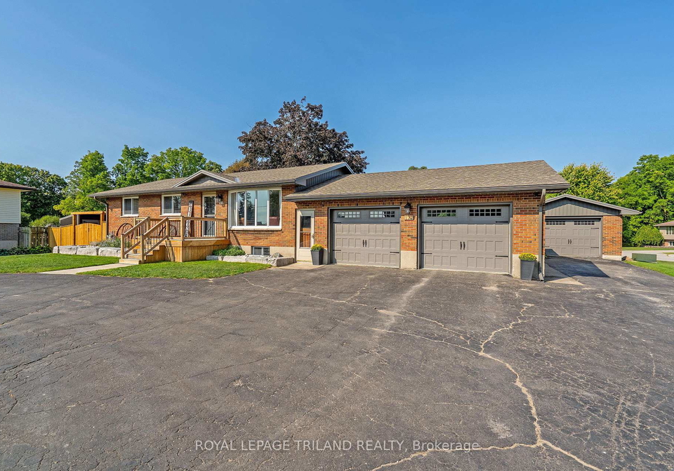 177-queen-street-north-middlesex-ontario-x12460195