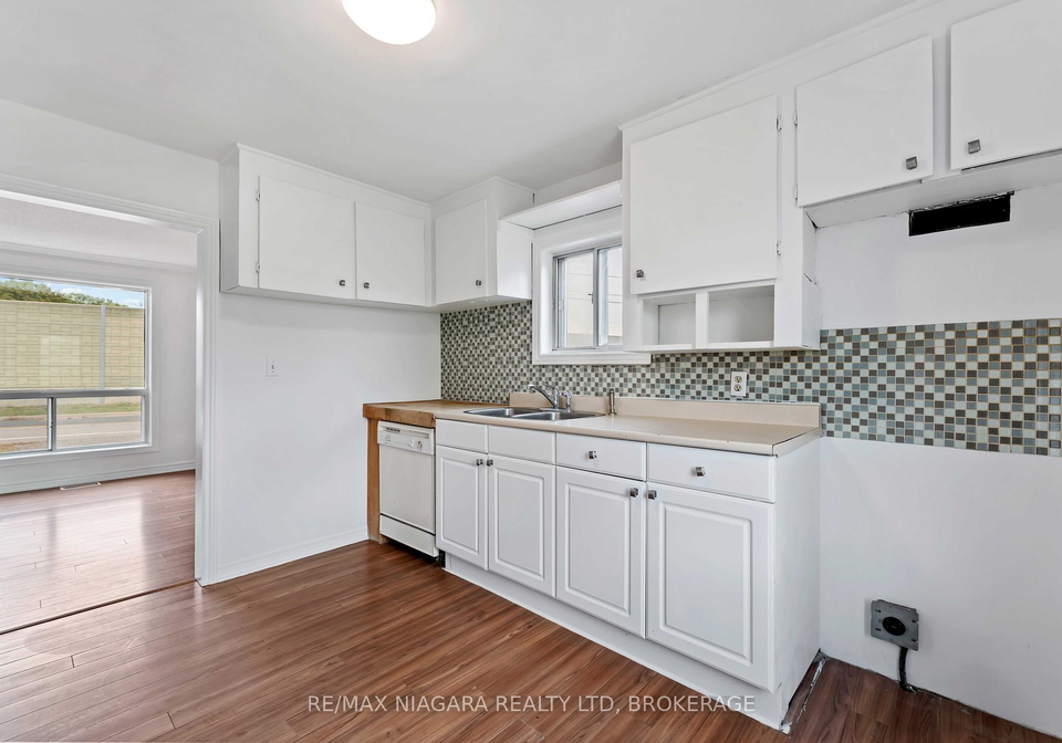 21-maywood-avenue-st-catharines-ontario-x12460344