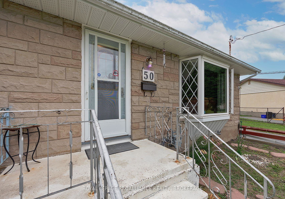 50-morden-crescent-loyalist-ontario-x12460652