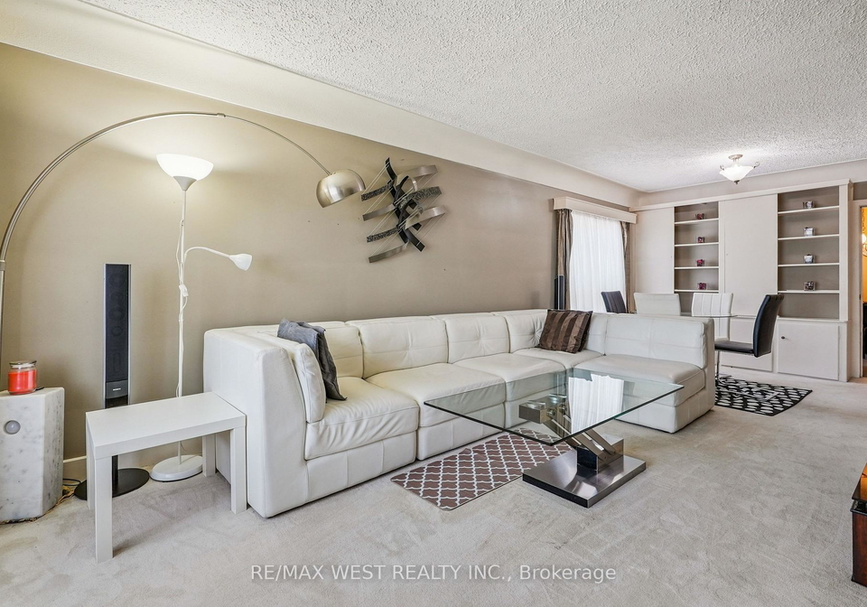 57-east-36th-street-hamilton-ontario-x12460784