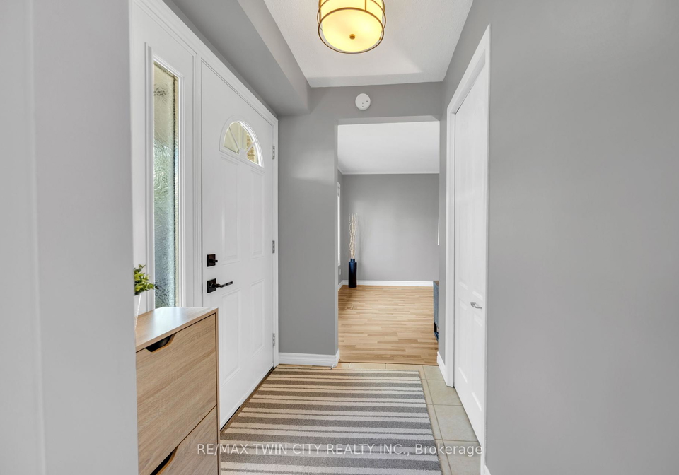 14-williamsburg-road-kitchener-ontario-x12461067