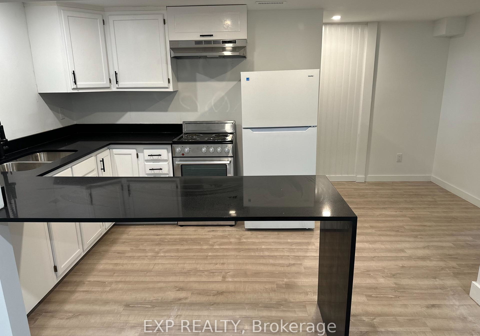 90-commercial-street-welland-ontario-x12461138