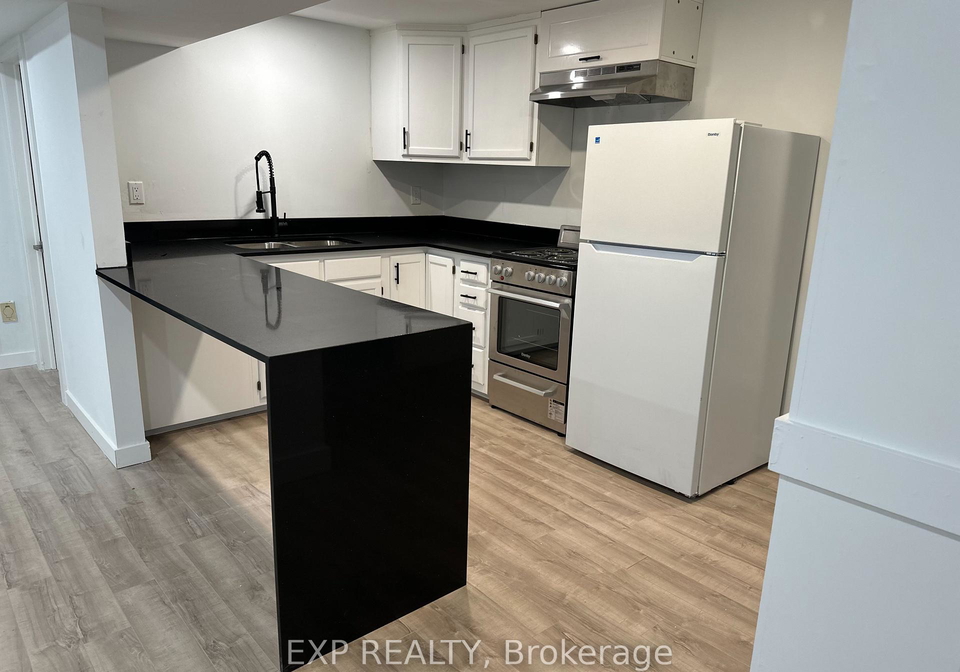 90-commercial-street-welland-ontario-x12461138
