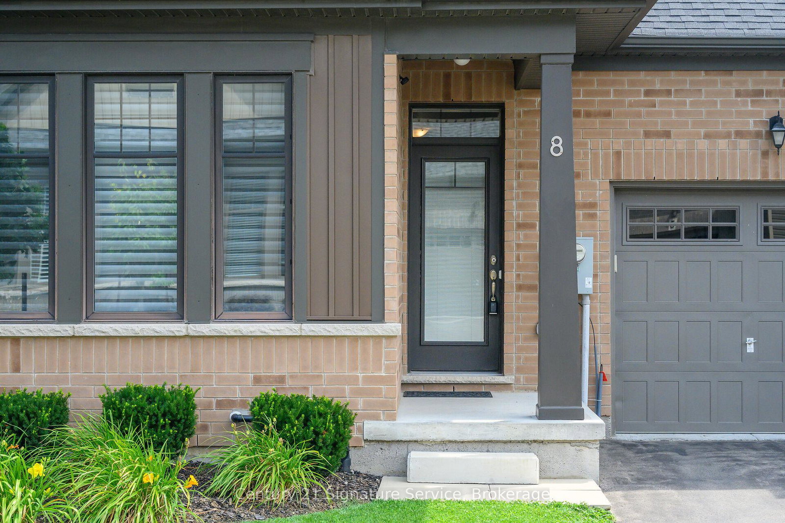 8-cosmopolitan-common-e-st-catharines-ontario-x12461351