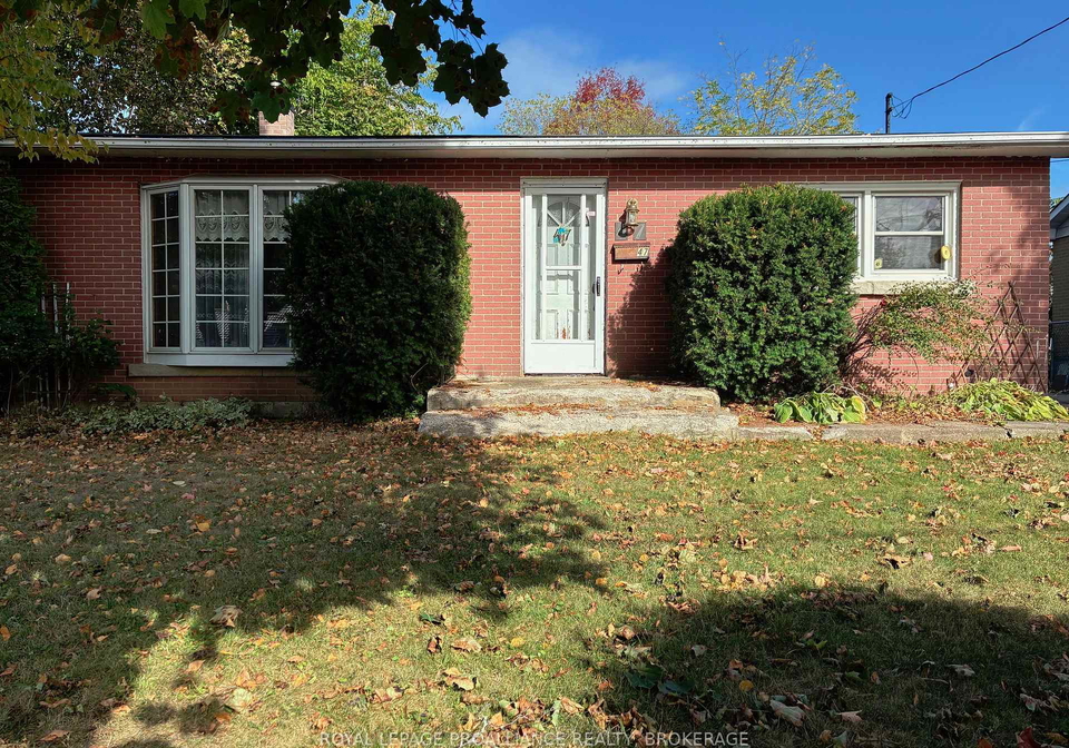 47-henry-crescent-loyalist-ontario-x12461492