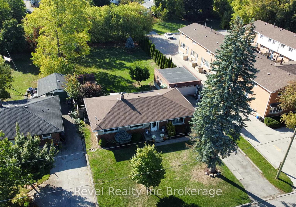 82-bee-street-woodstock-ontario-x12461620