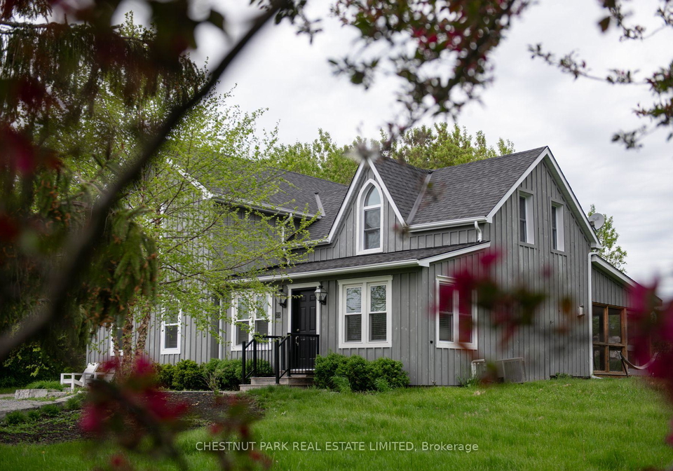 25-stanley-street-prince-edward-county-ontario-x12461926
