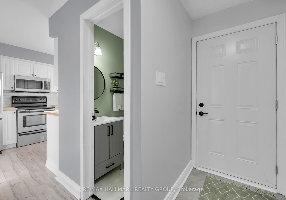 81-hadley-circle-ottawa-ontario-x12462179