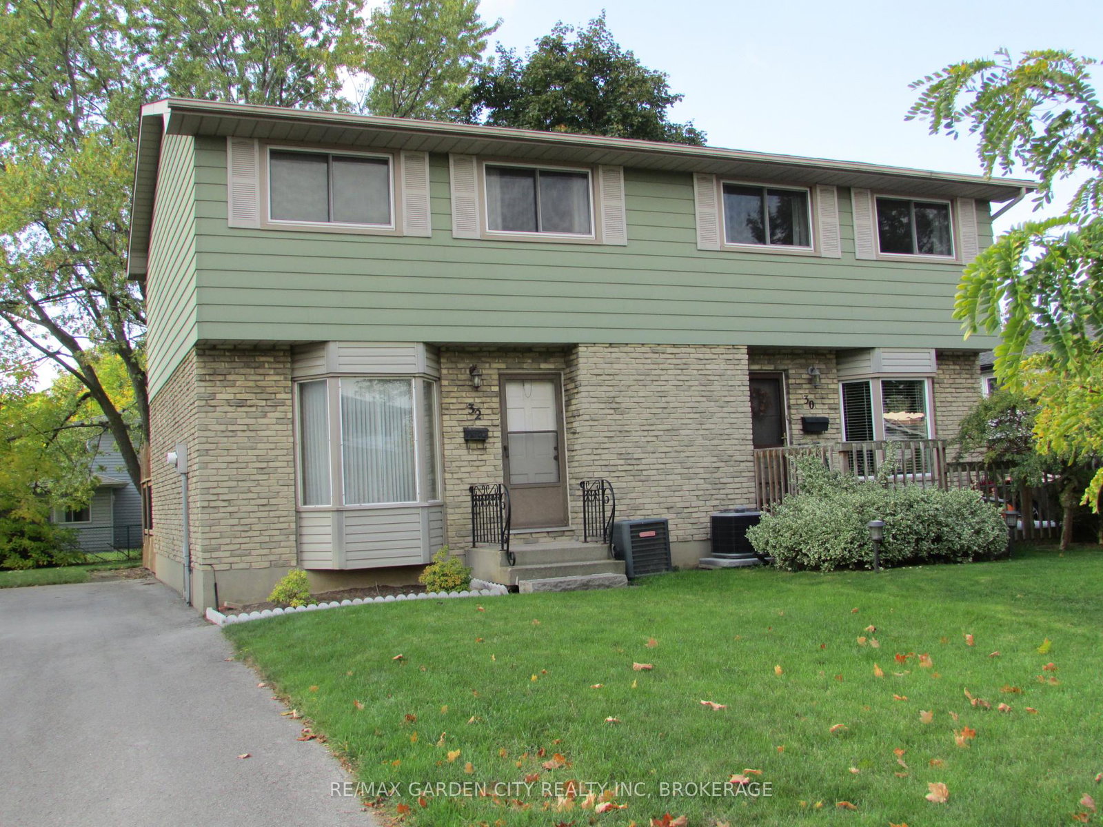 32-greystone-crescent-st-catharines-ontario-x12462393