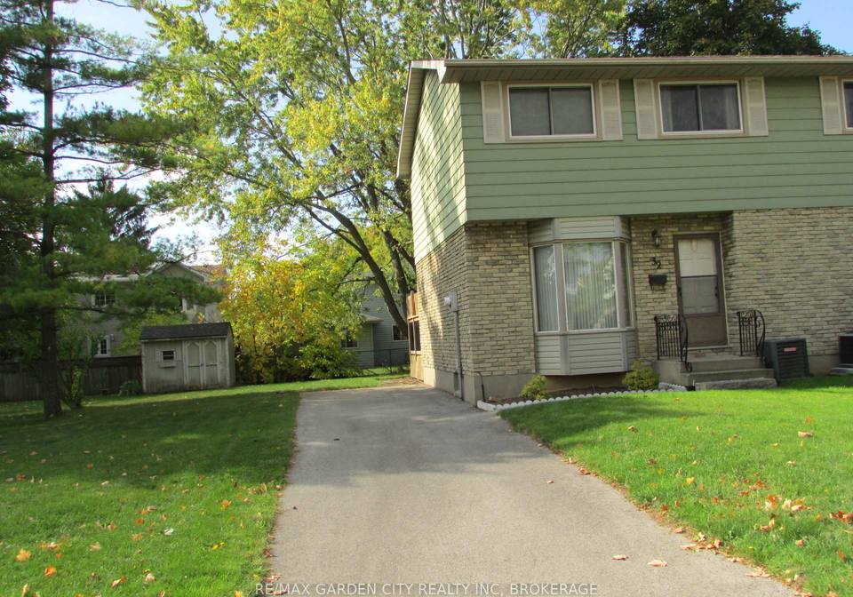 32-greystone-crescent-st-catharines-ontario-x12462393
