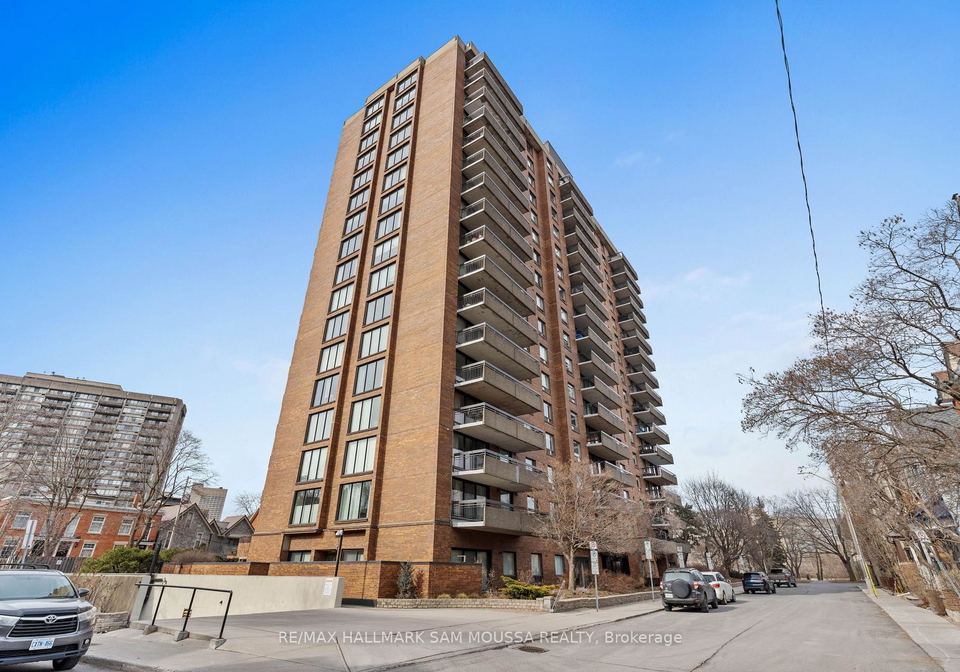 20-driveway-drive-s-ottawa-ontario-x12462496