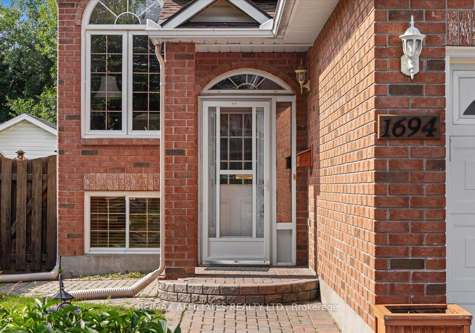 1694-toulouse-crescent-ottawa-ontario-x12462993
