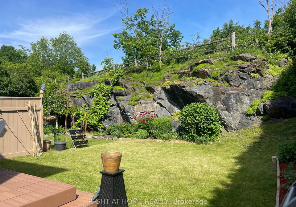 142-blackdome-crescent-kanata-ontario-x12463138