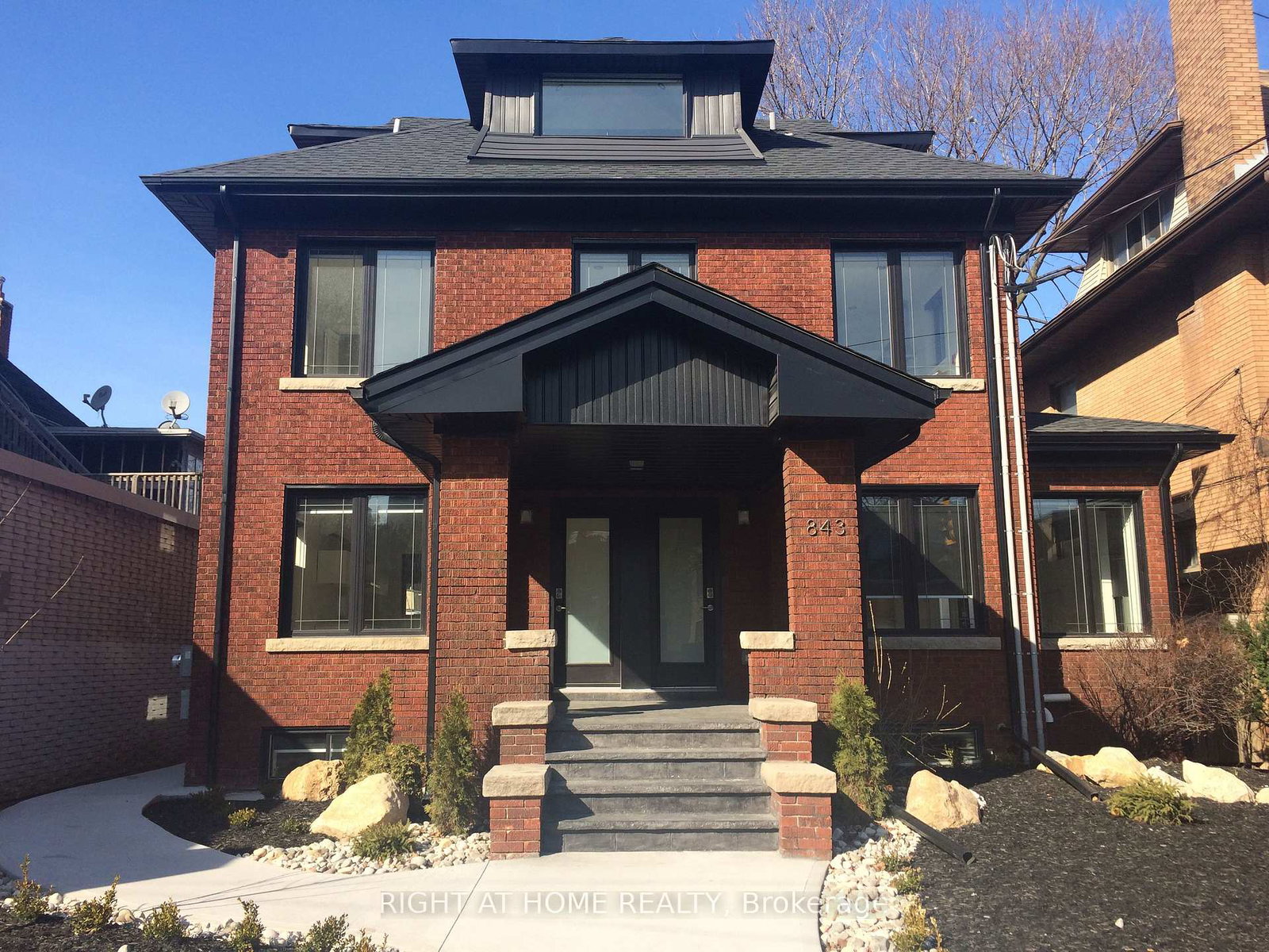 843-main-street-e-hamilton-ontario-x12463172