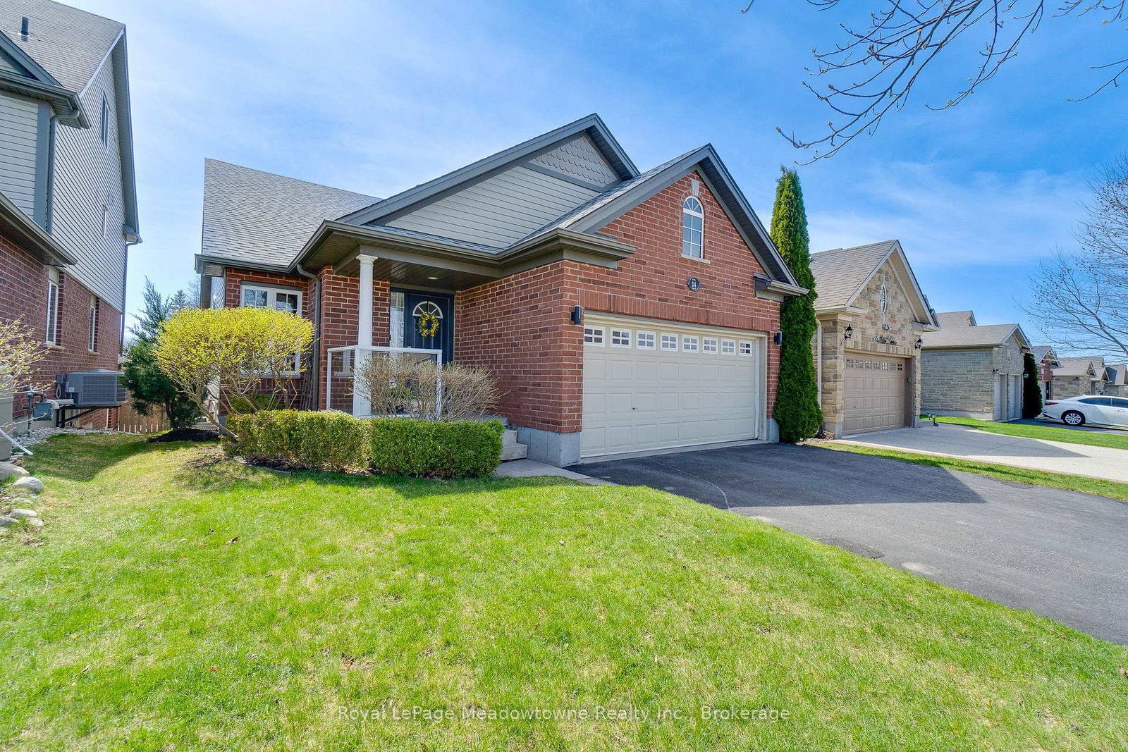 14-atto-drive-guelph-ontario-x12463311