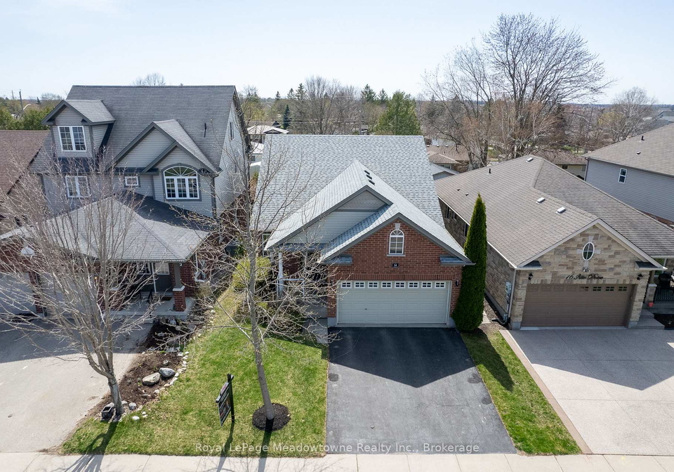 14-atto-drive-guelph-ontario-x12463311