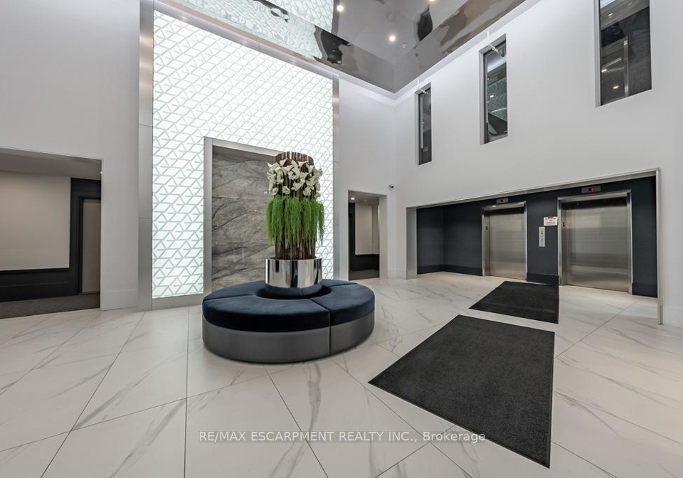 16-concord-place-grimsby-ontario-x12463499