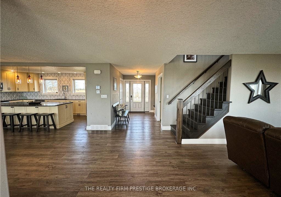18574-erie-shore-drive-chatham-kent-ontario-x12463920