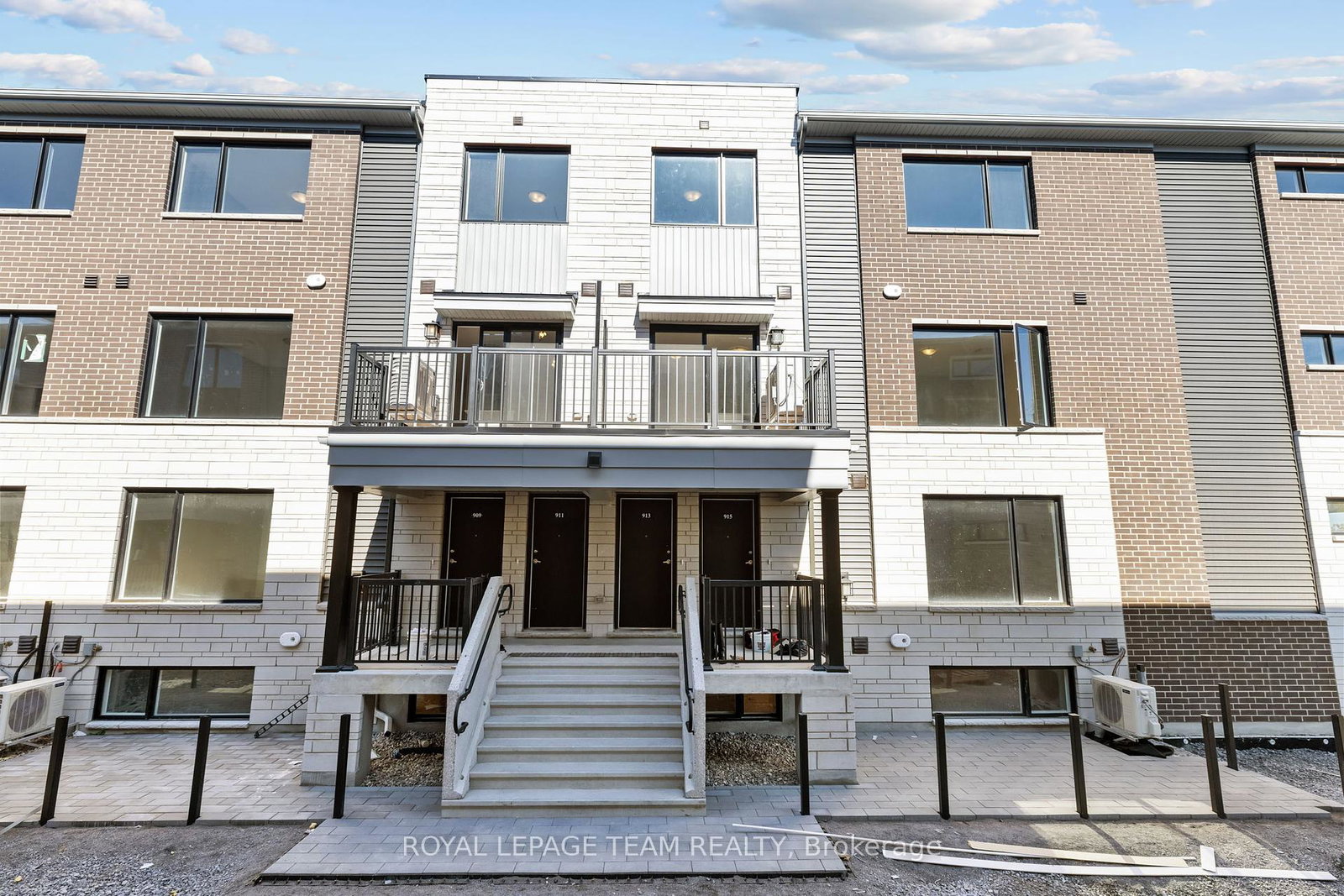 913-creekway-private-kanata-ontario-x12464045