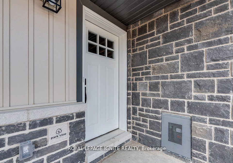 83-whitcomb-crescent-smiths-falls-ontario-x12464173