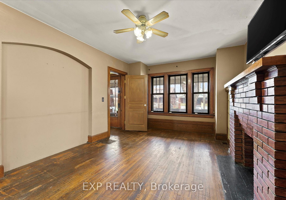 1427-bruce-avenue-windsor-ontario-x12464250
