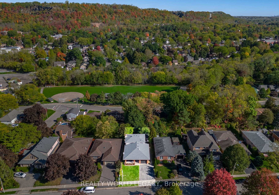 33-morton-avenue-hamilton-ontario-x12464350