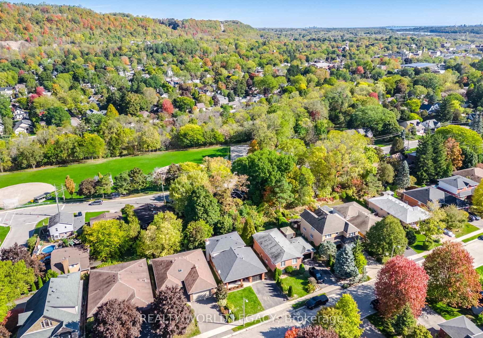 33-morton-avenue-hamilton-ontario-x12464350