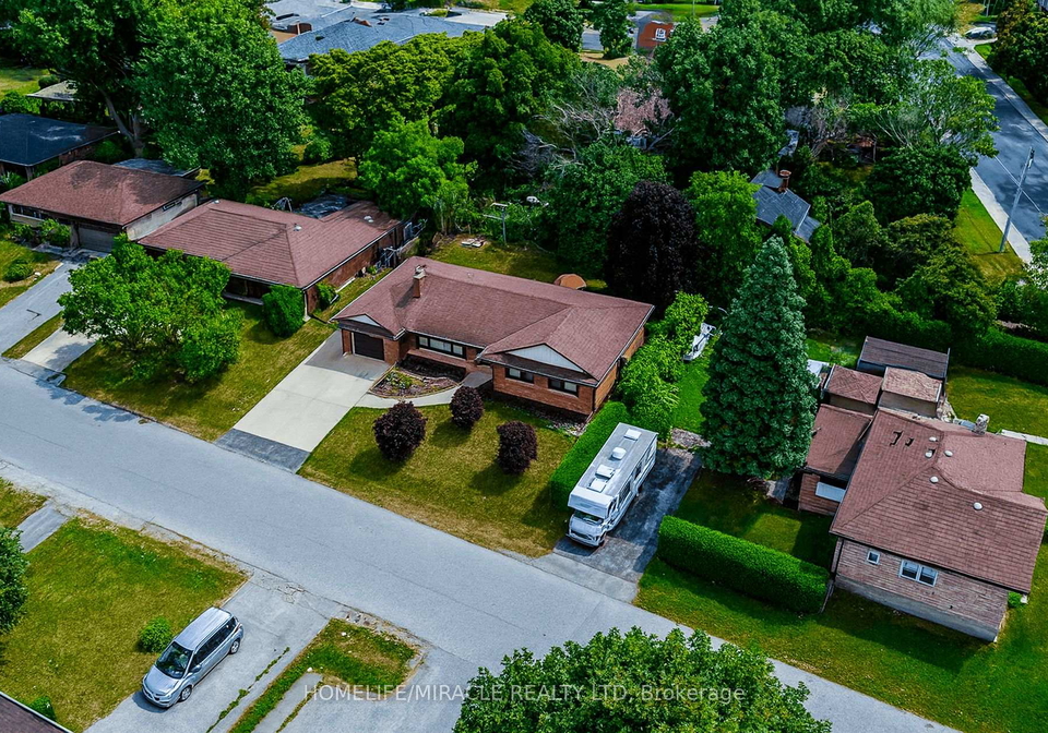 18-manor-place-hamilton-ontario-x12464597