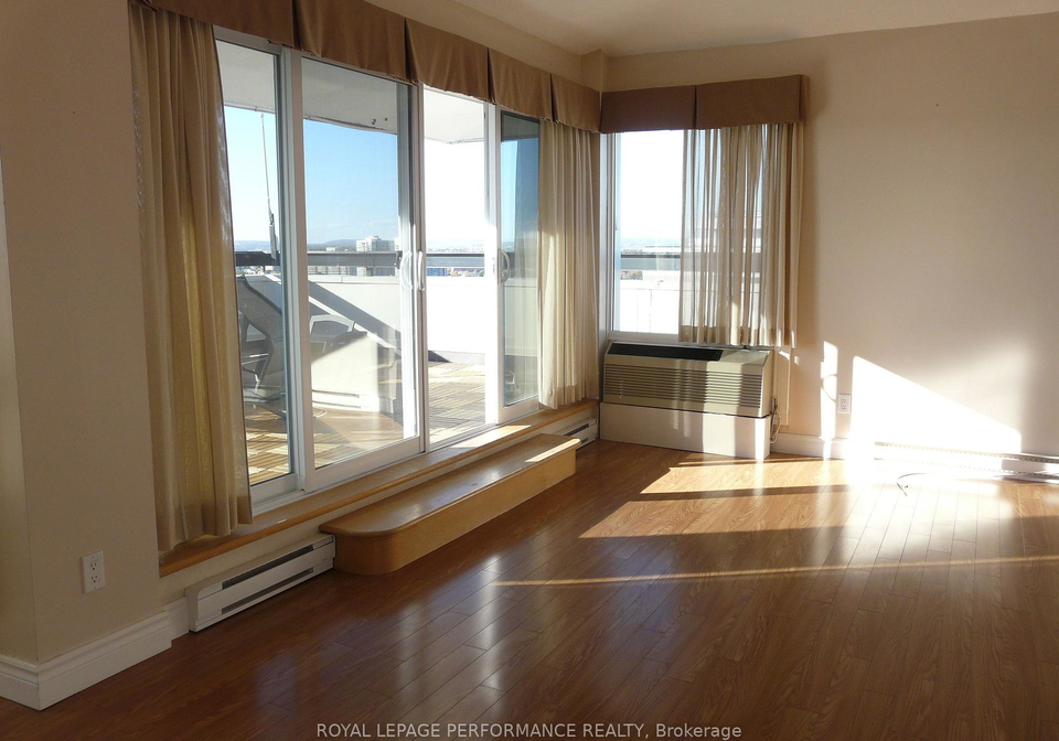 158c-mcarthur-avenue-ottawa-ontario-x12464721