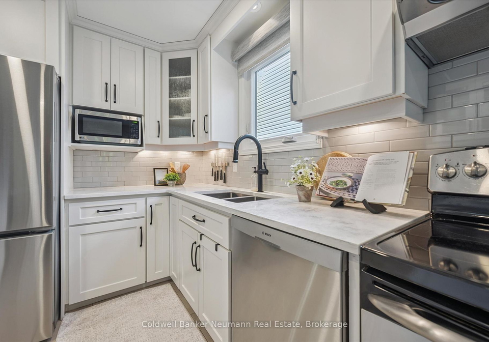 638-holman-crescent-centre-wellington-ontario-x12465542