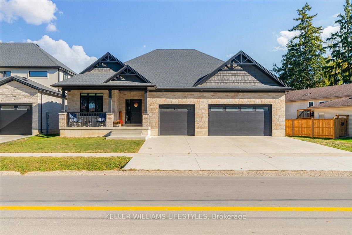92-queen-street-north-middlesex-ontario-x12465658