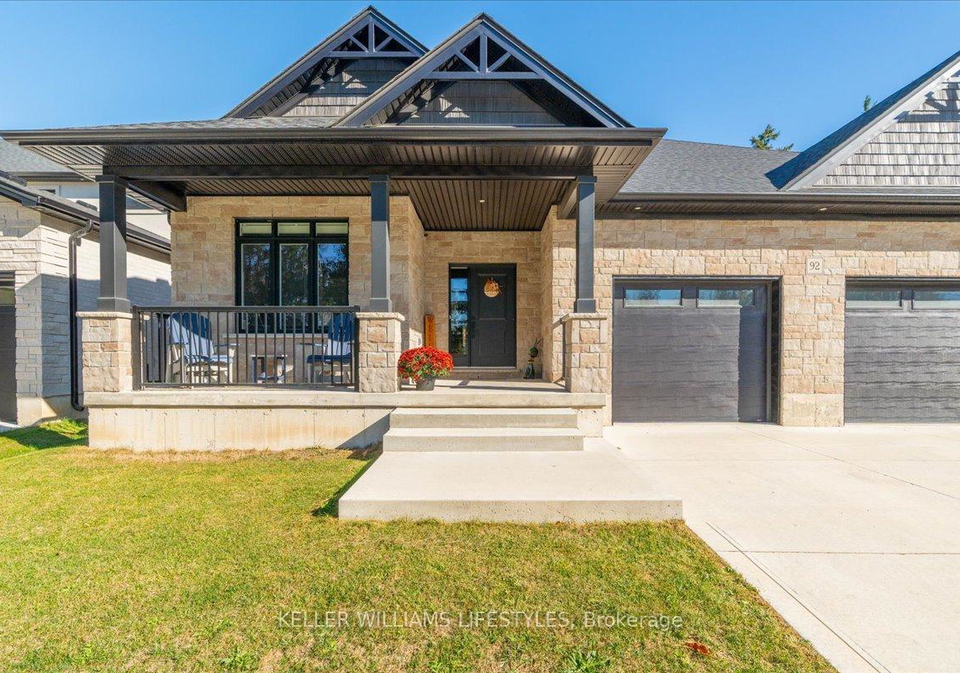 92-queen-street-north-middlesex-ontario-x12465658
